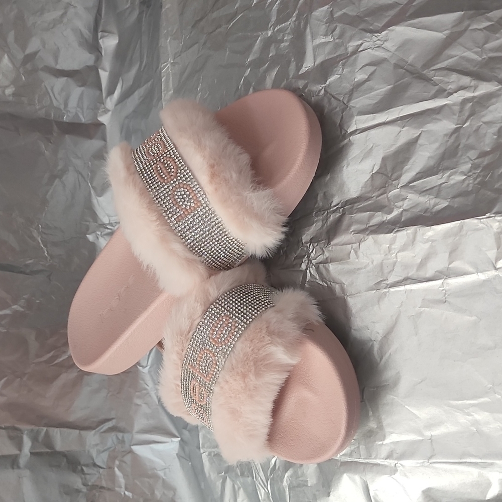 Bebe Flynna light pink size 7 slides NWT